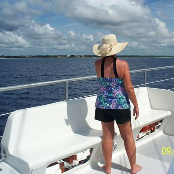 Meet your Posher, Pamela - Picture 2 of 4